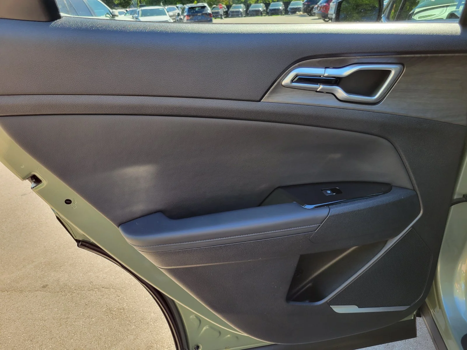 Certified Used 2025 Green Kia X-Line image 24