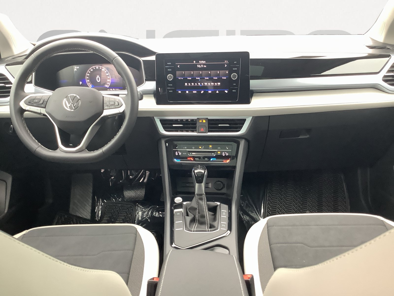 New 2026 Pure White Volkswagen SE image 13