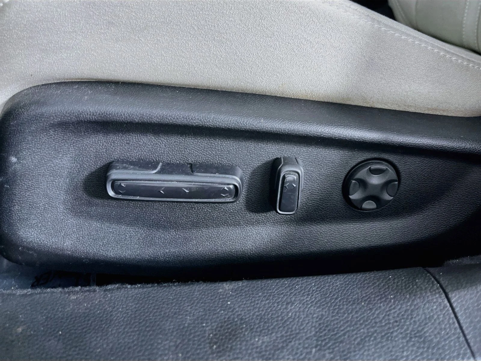 Used 2019 Beige Honda EX image 29