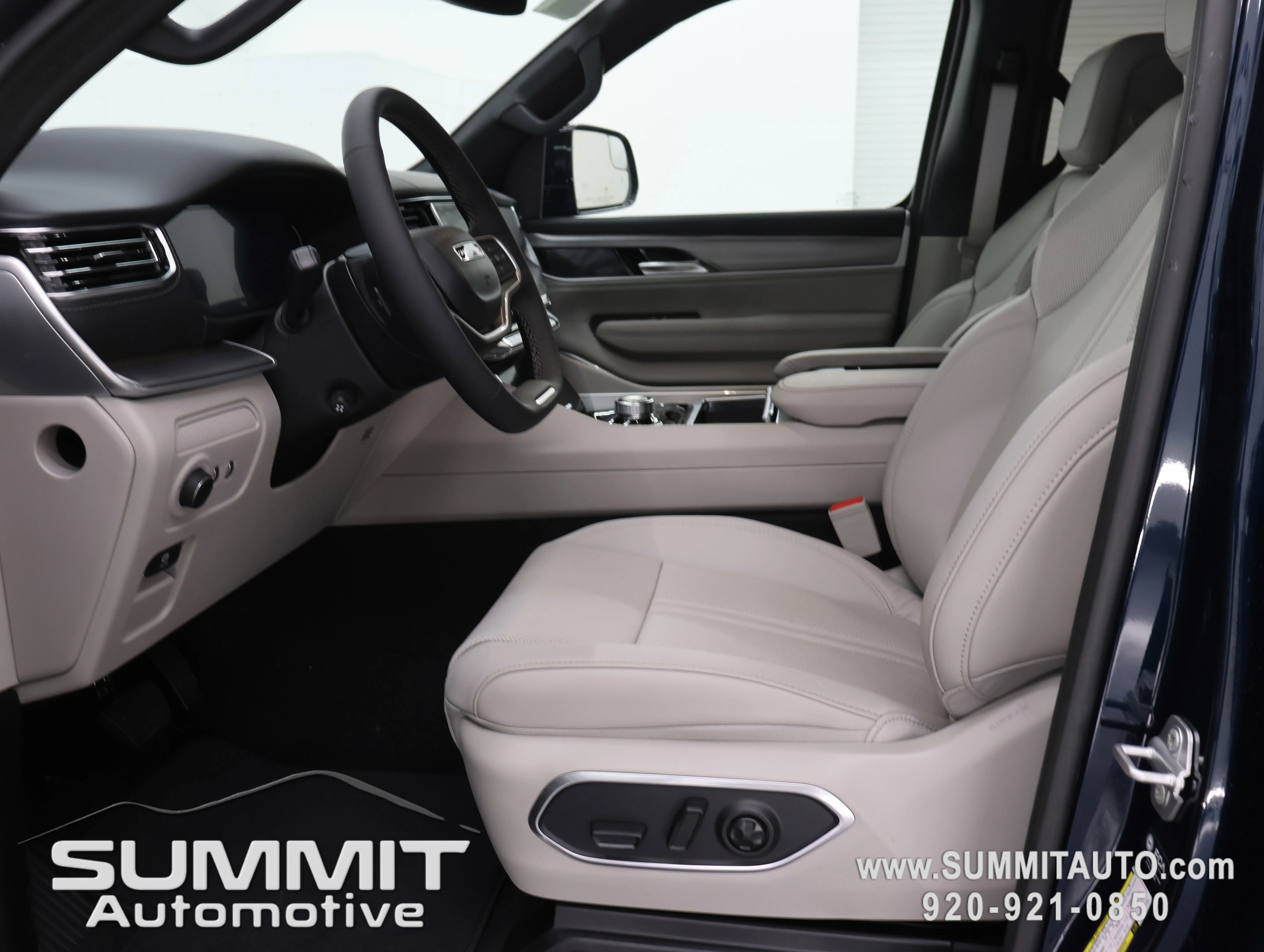 New 2026 Fathom Blue Pearl-Coat Exterior Paint (Late Availability) Jeep Limited Reserve image 7