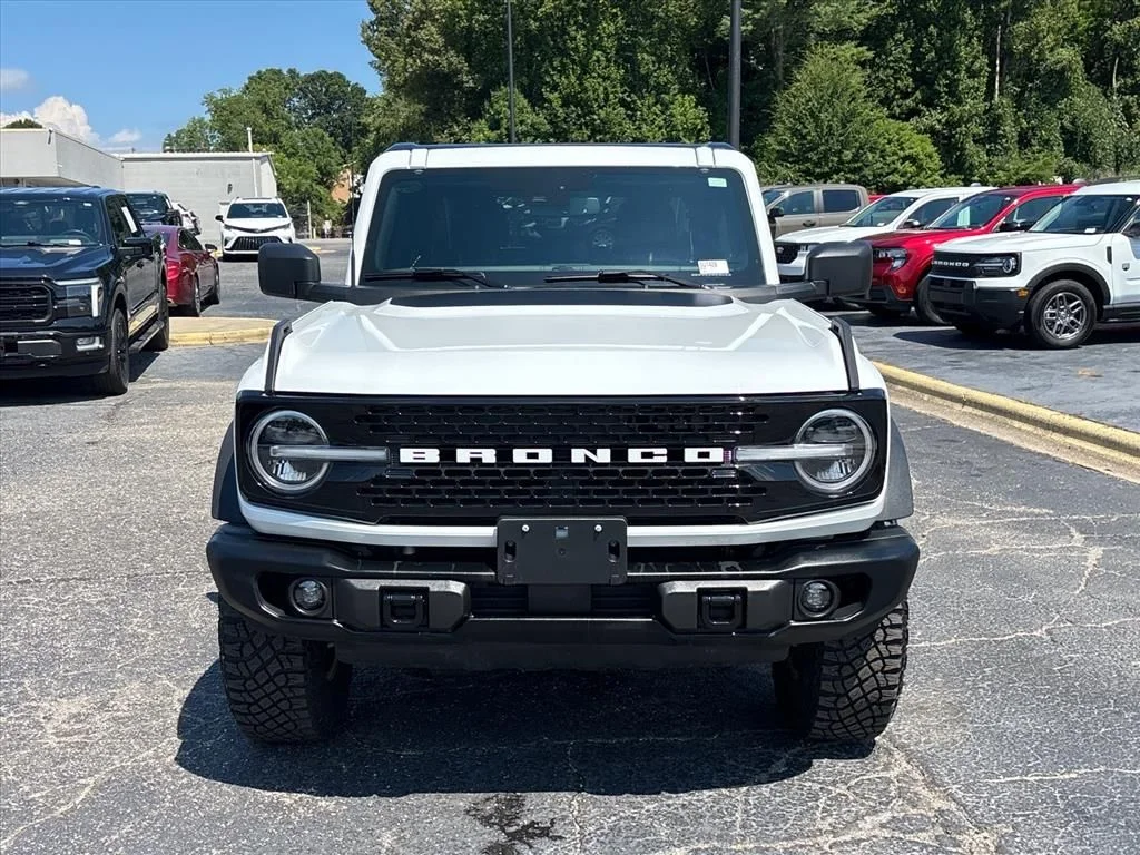 Used 2025 White Ford Badlands image 2
