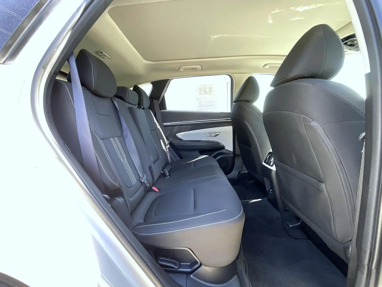 Used 2022 Silver Hyundai SEL Convenience image 19