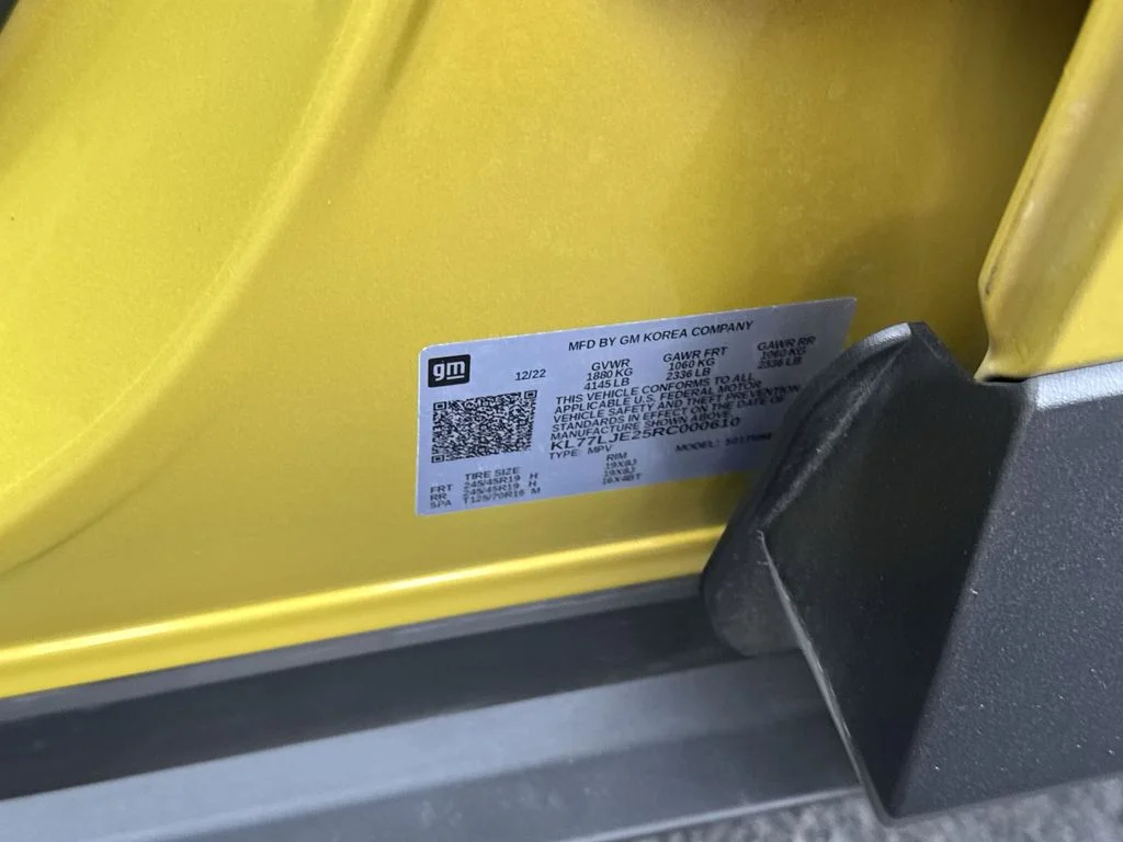 Used 2024 Yellow Chevrolet 2RS image 33