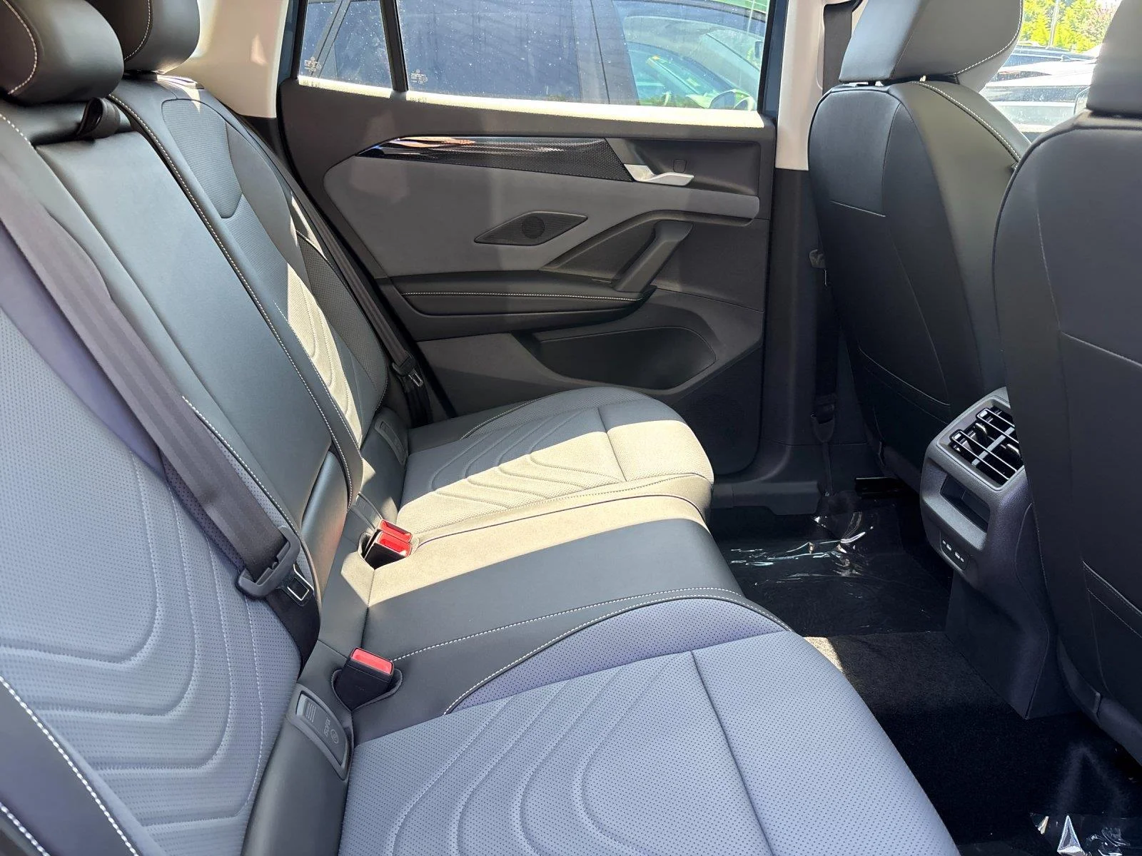 New 2026  Volkswagen SE image 37