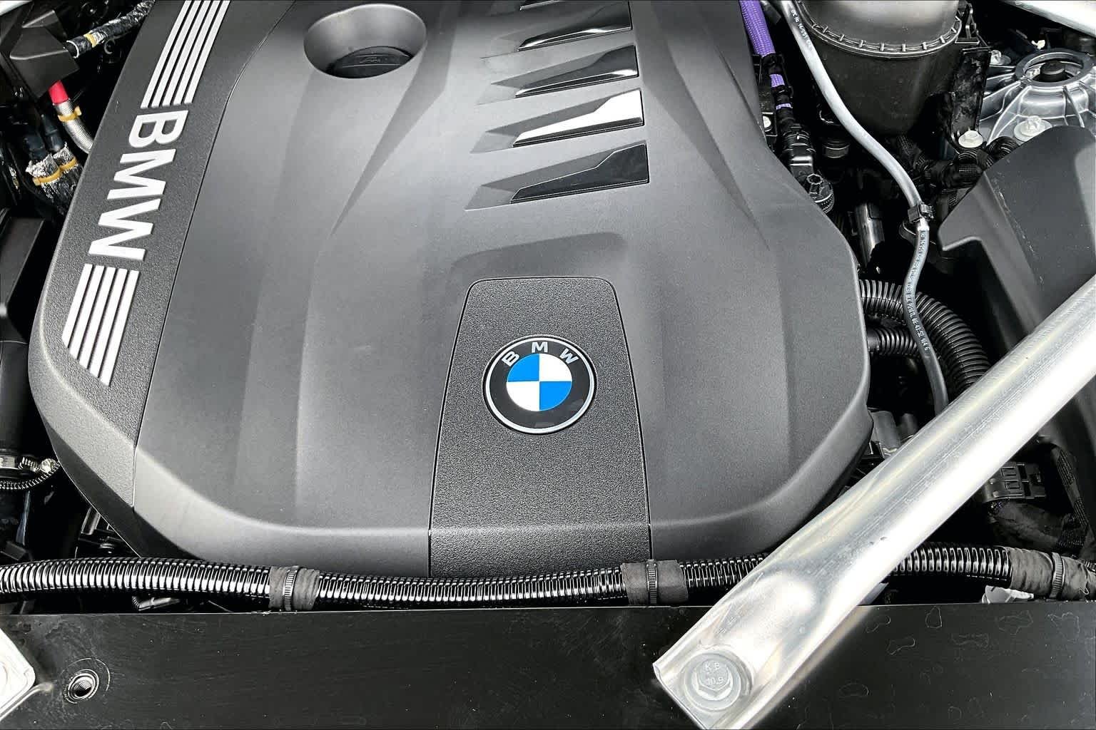 New 2026 Skyscraper Grey Metallic BMW xDrive40i image 17