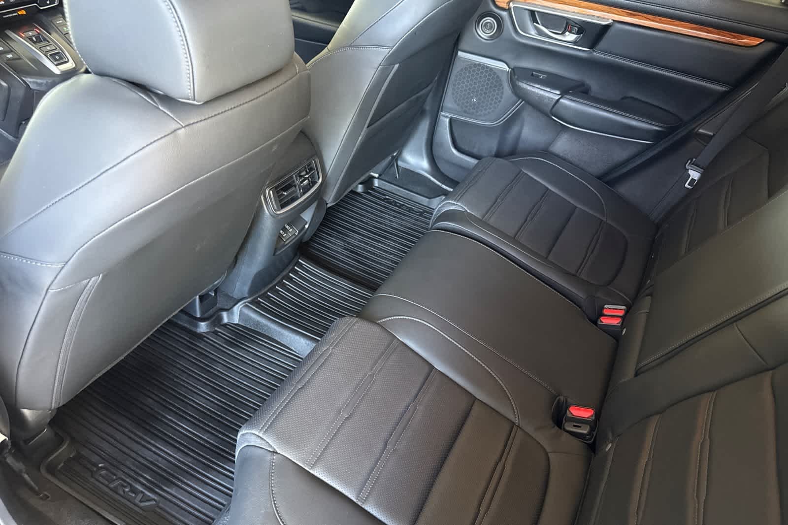 Used 2022 Sonic Gray Pearl Honda Touring image 4