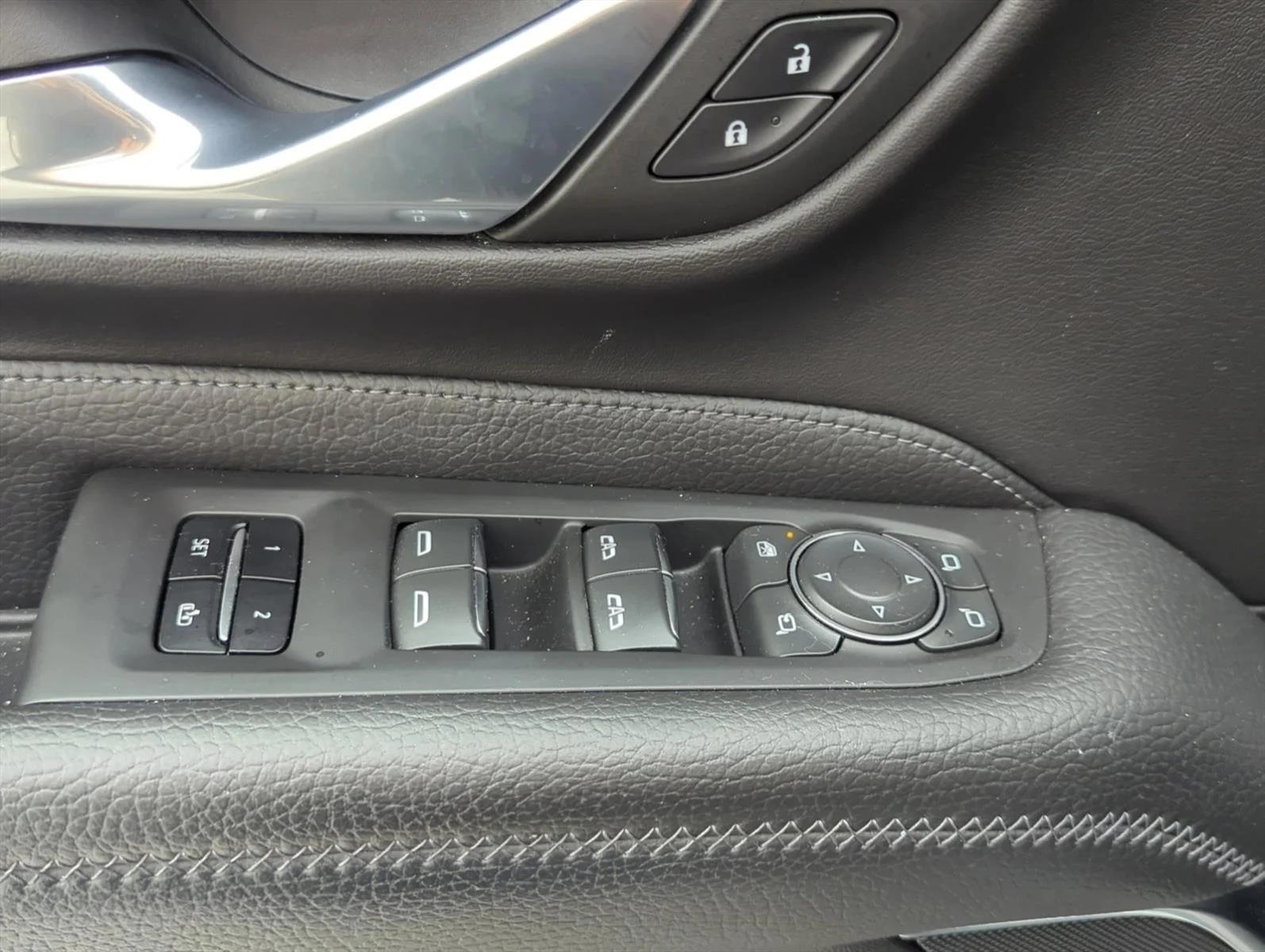 Used 2023 Summit White GMC Denali image 8