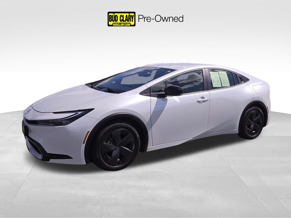 2026 Toyota Prius SE's photo