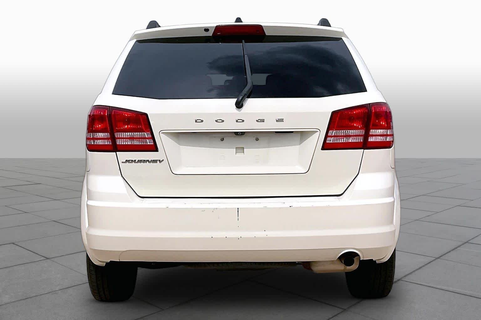 Used 2018 Vice White Dodge SE image 6