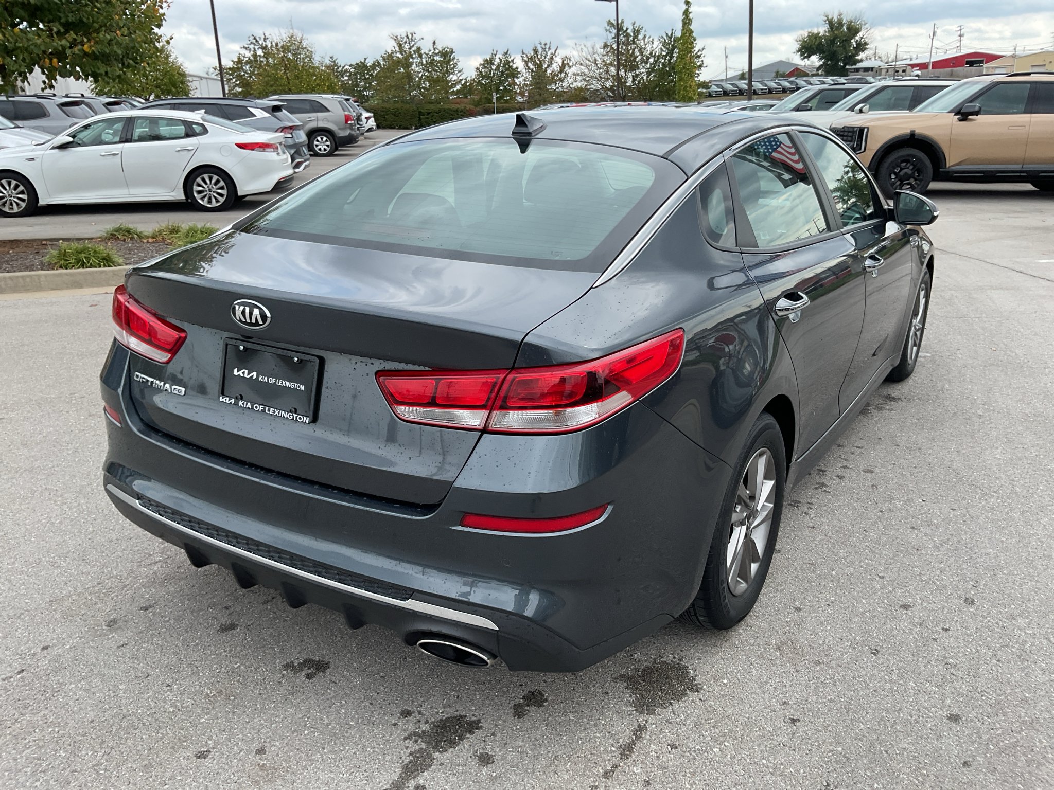 Used 2020 Gravity Grey Kia LX image 9