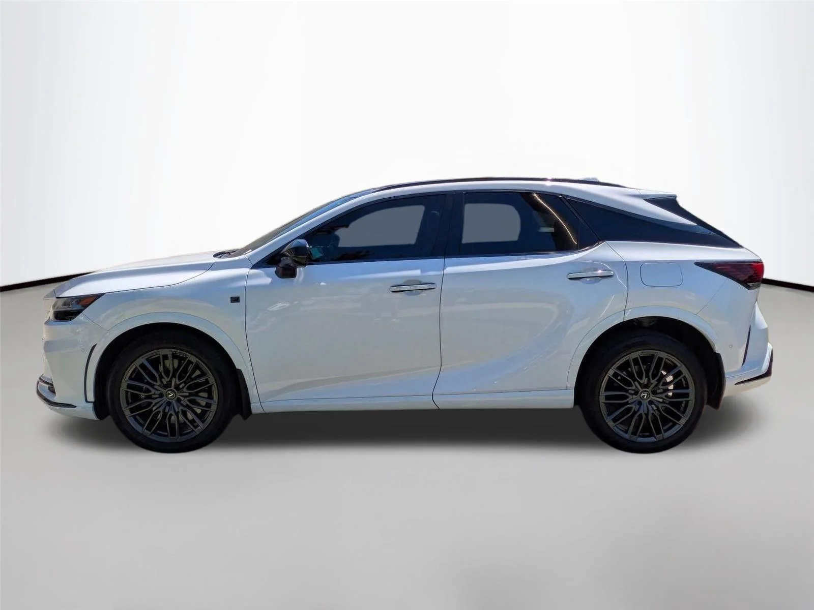 Used 2023 Ultra White Lexus RX 500h F SPORT Performance image 8