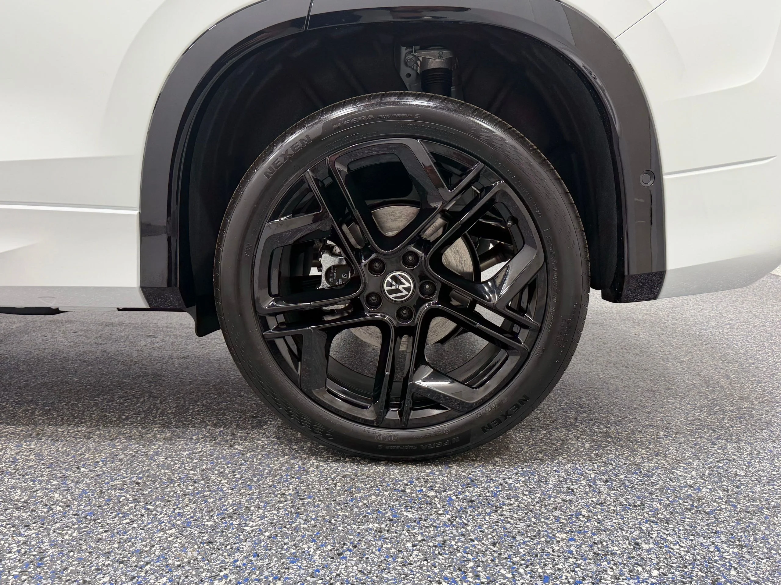 New 2026 White Volkswagen SE R-Line Black image 12
