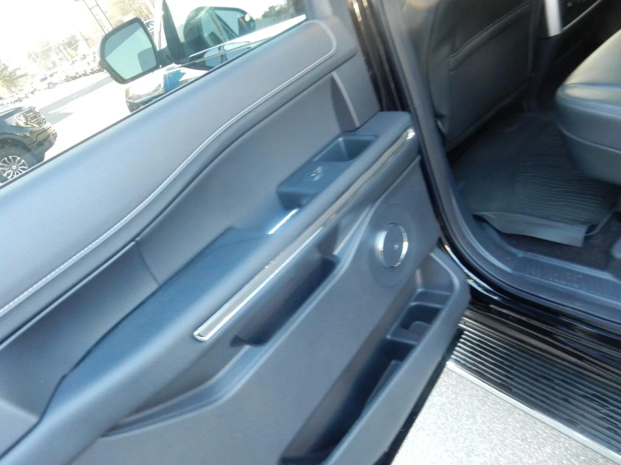 New 2022 Black Ford XLT 4X2 image 25