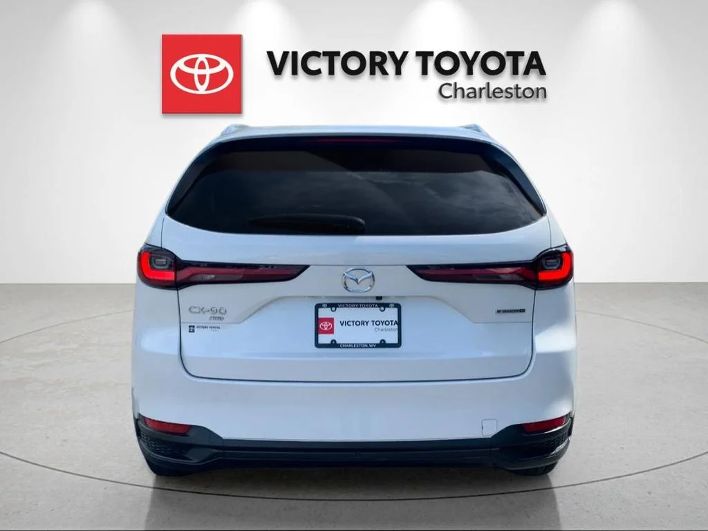 Used 2025 White Mazda 3.3 Turbo Select image 4