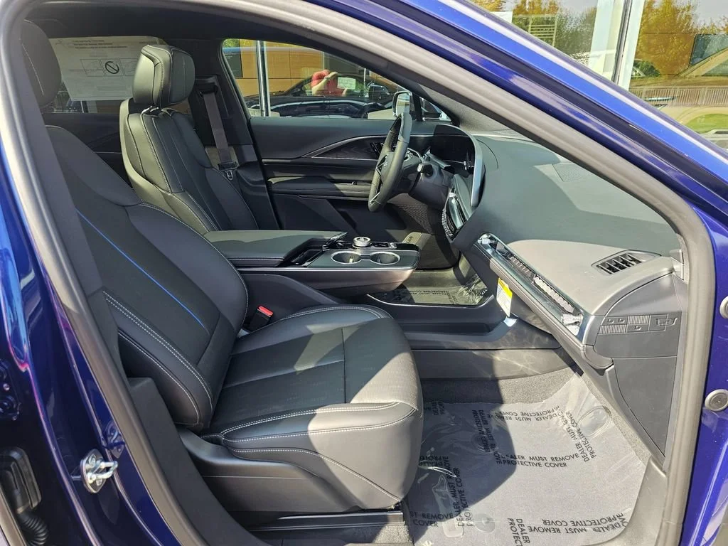 2026 Cadillac LYRIQ Sport - Photo 11