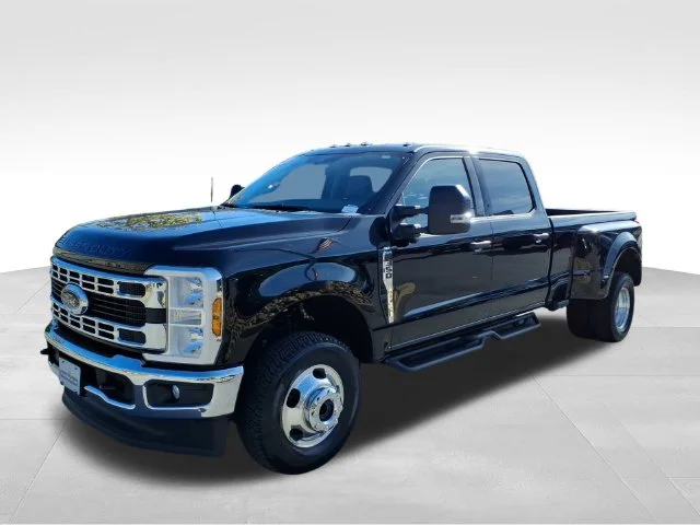 Used 2026 Black Ford XLT image 2