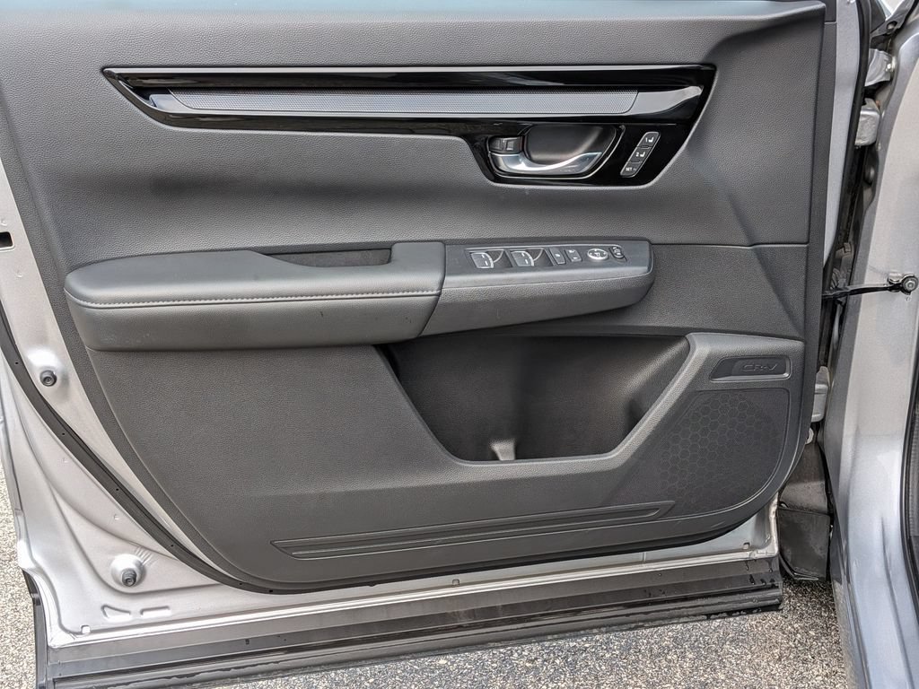 Used 2025 Silver Honda EX-L image 25