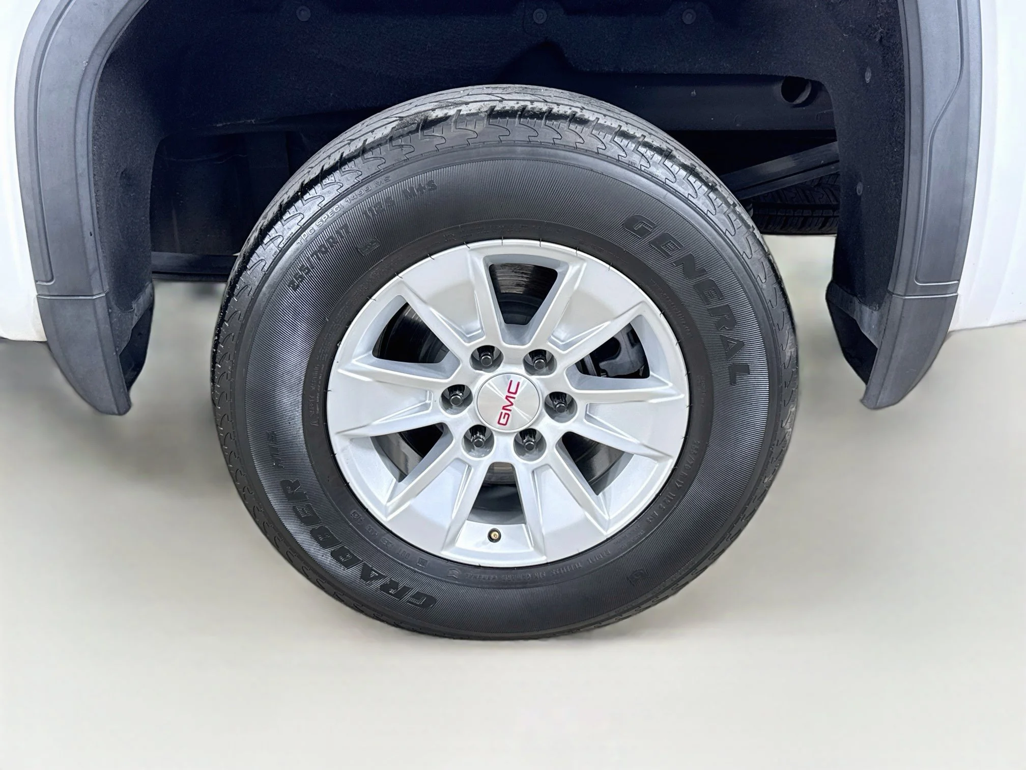 Used 2021 SUMMIT WHITE GMC SLE image 32