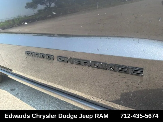 Used 2019 Gray Jeep Altitude image 12