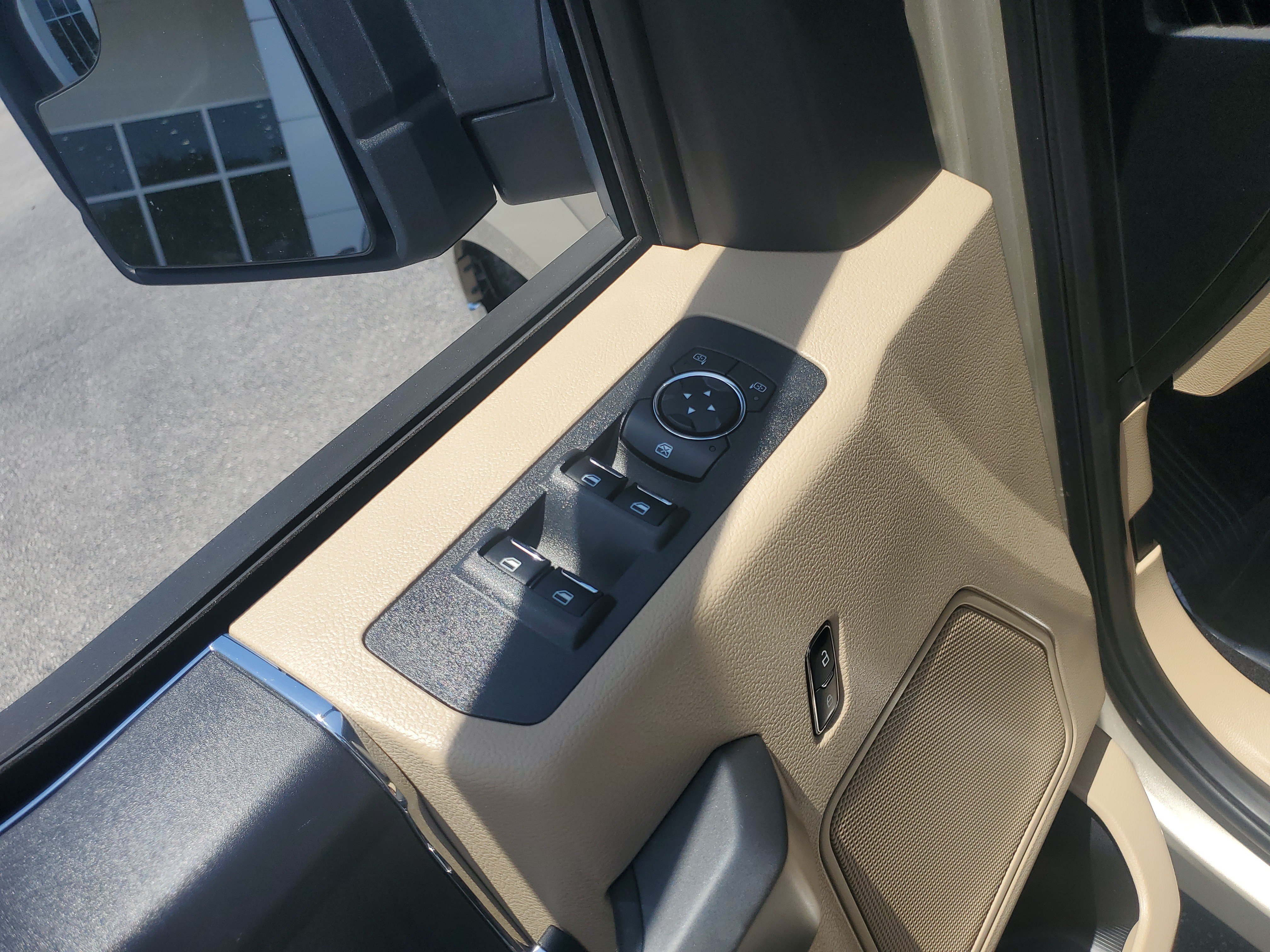 Used 2018 White Gold Ford XLT image 22