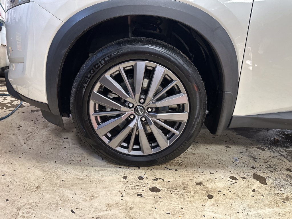 Certified Used 2023 Pearl White Nissan SL image 12