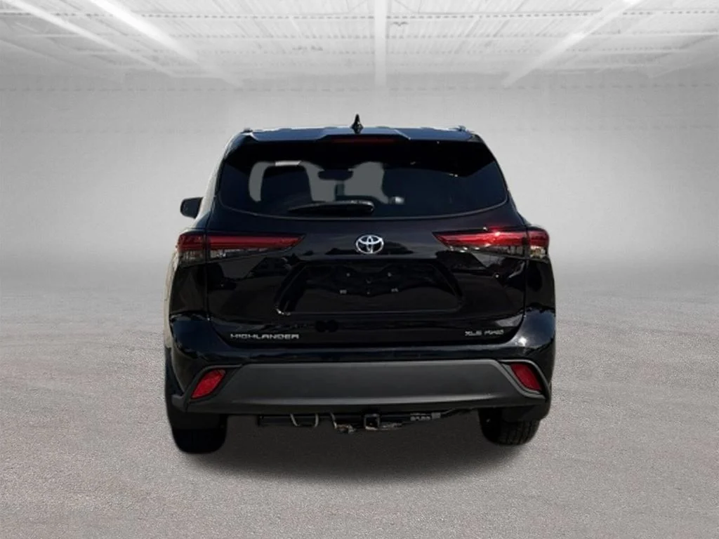 Used 2021 Brown Toyota XLE image 4