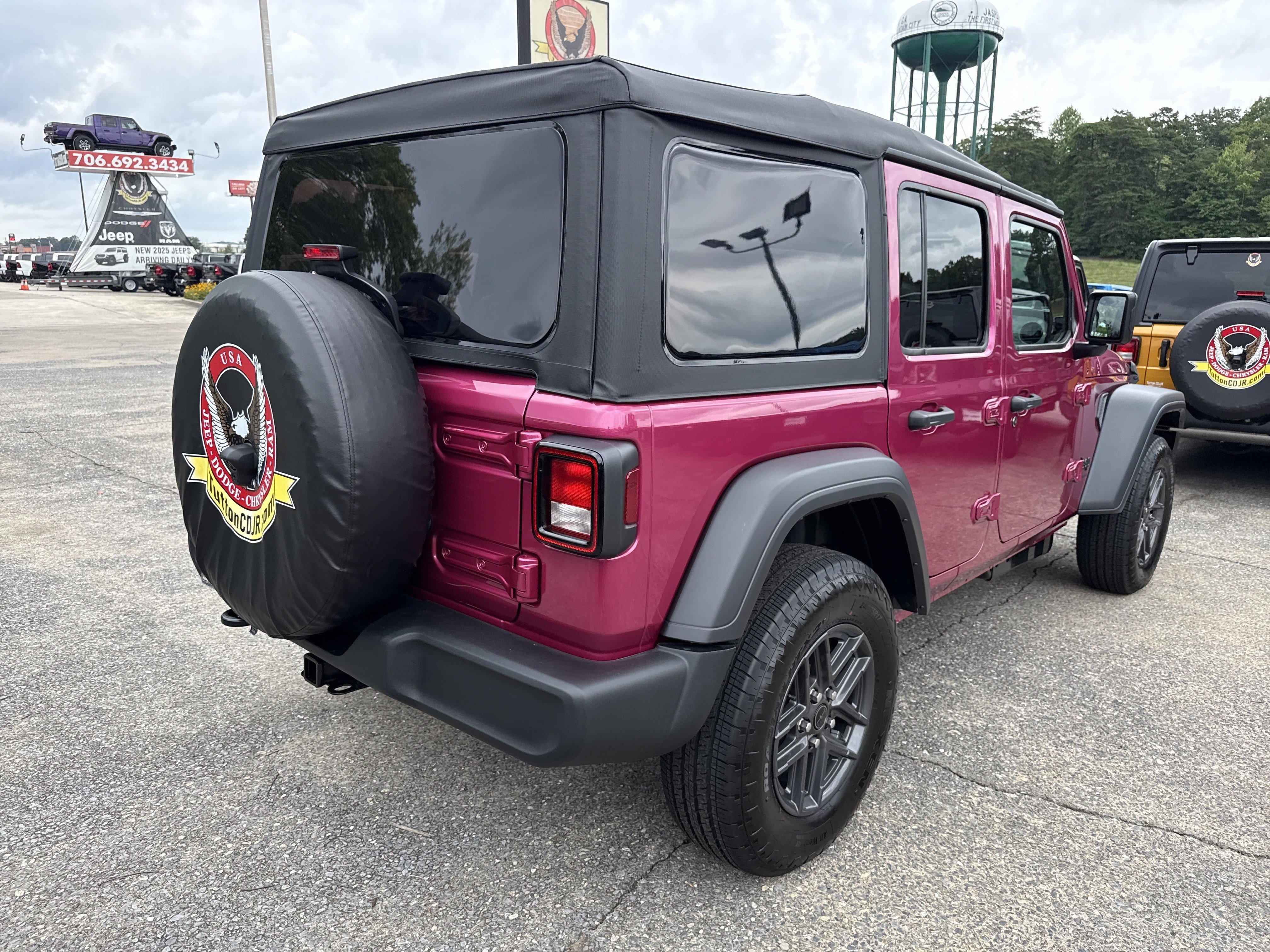 New 2026 Tuscadero Pearlcoat Jeep Sport S image 7