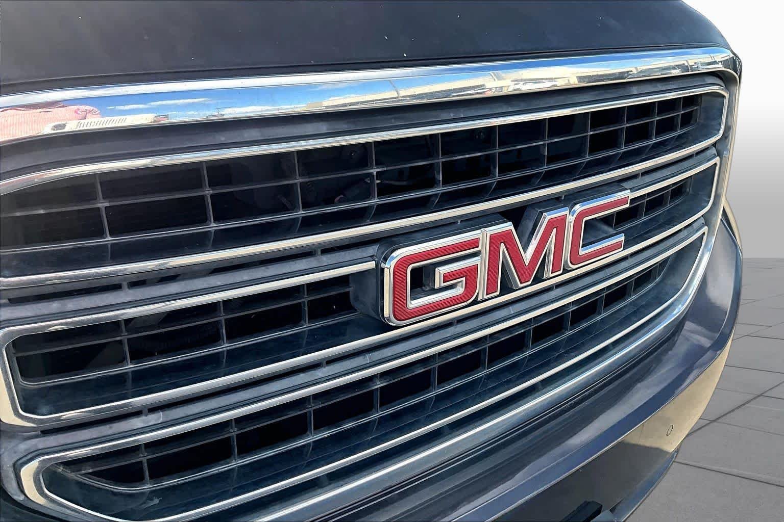 Used 2015 Iridium Metallic GMC SLT image 29