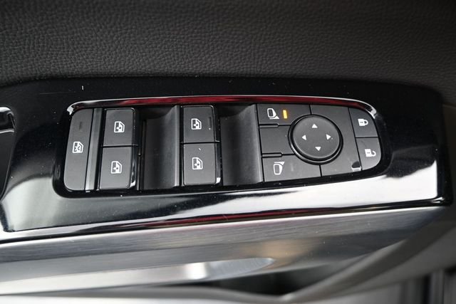 Used 2025 Super Black Nissan SL image 11