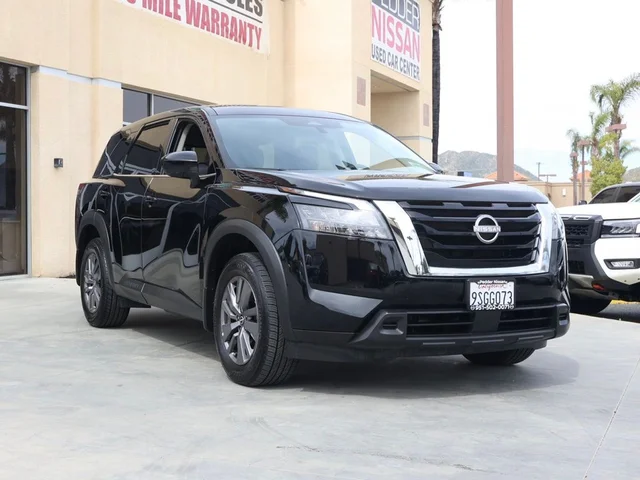 2025 Nissan Pathfinder S
