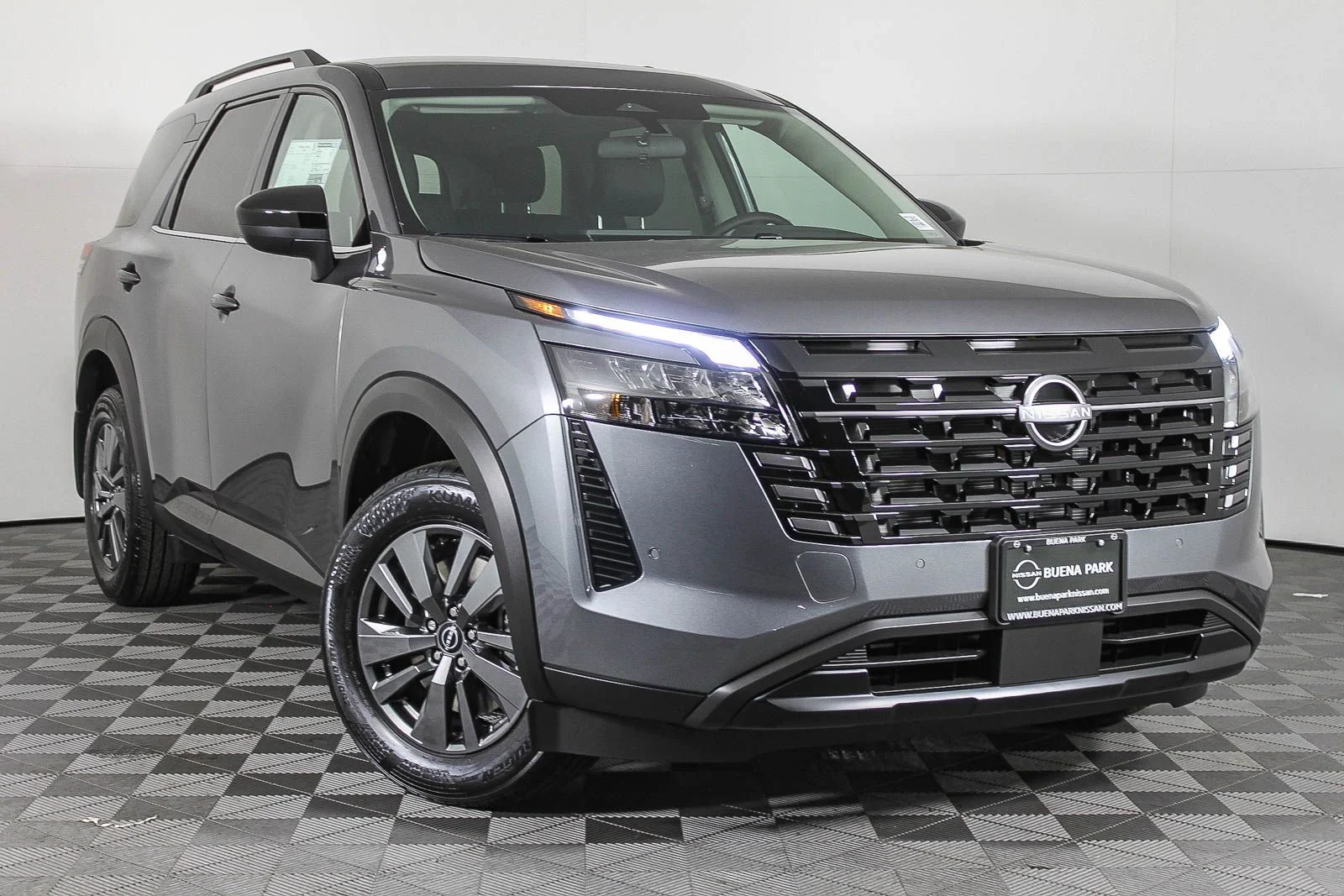 2026 Nissan Pathfinder SV 2WD's photo