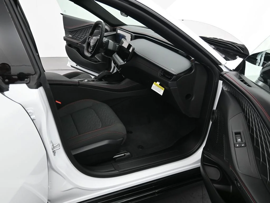 New 2026 White Knuckle Exterior Paint Dodge R/T image 17