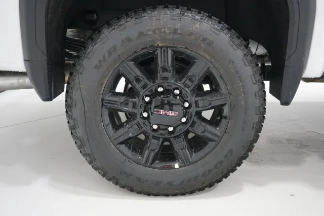2026 GMC Sierra 2500HD AT4 - Photo 6
