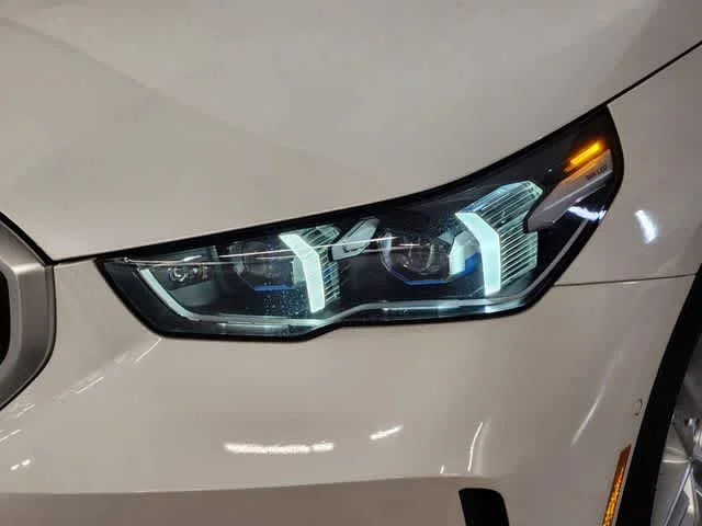 Used 2025 Mineral White Metallic BMW 530i image 12