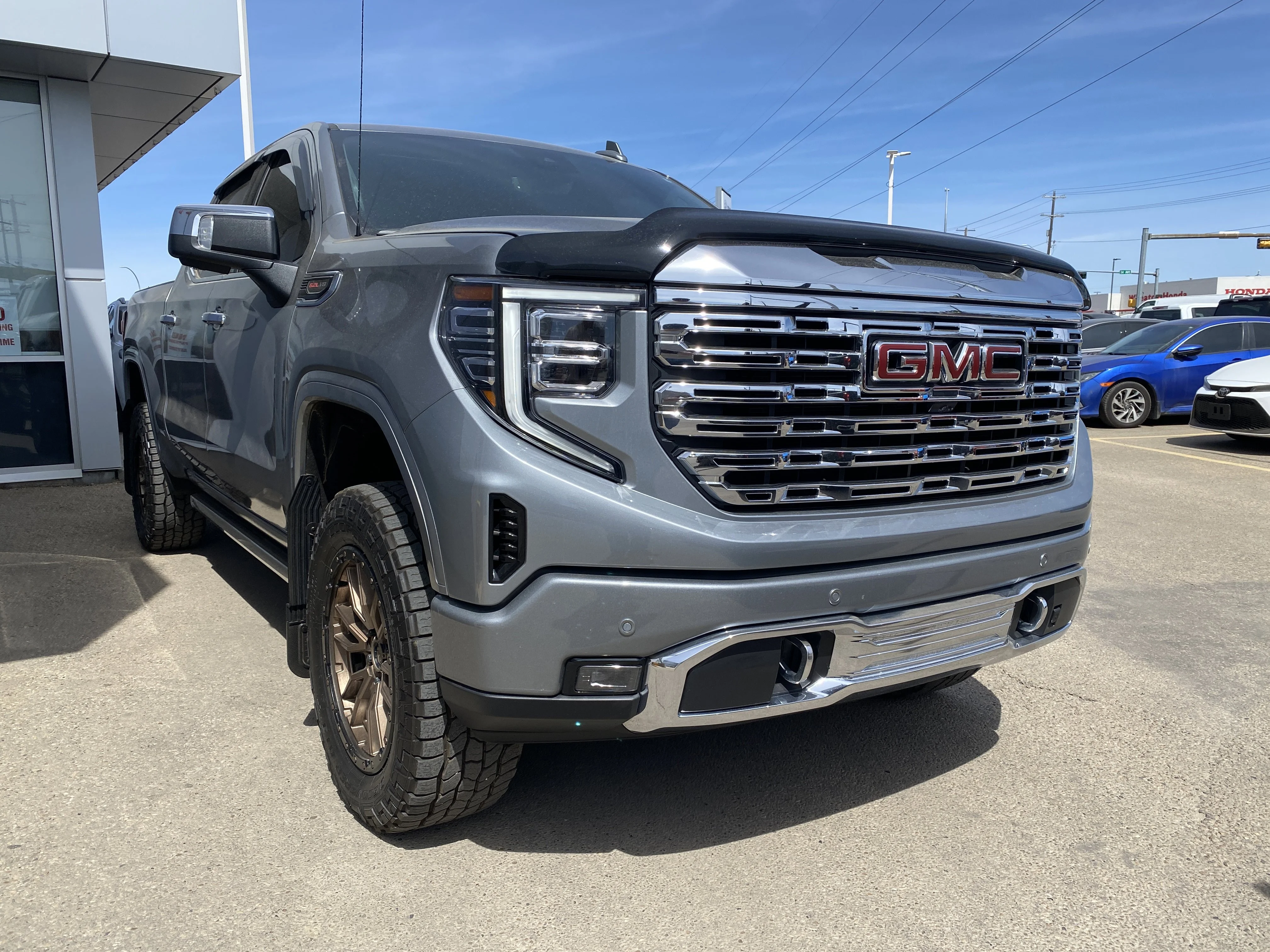 Certified Used 2025 Silver GMC Crew Cab Denali * LIFTED * A/M WHEELS AND TIRES * TECH * image 6