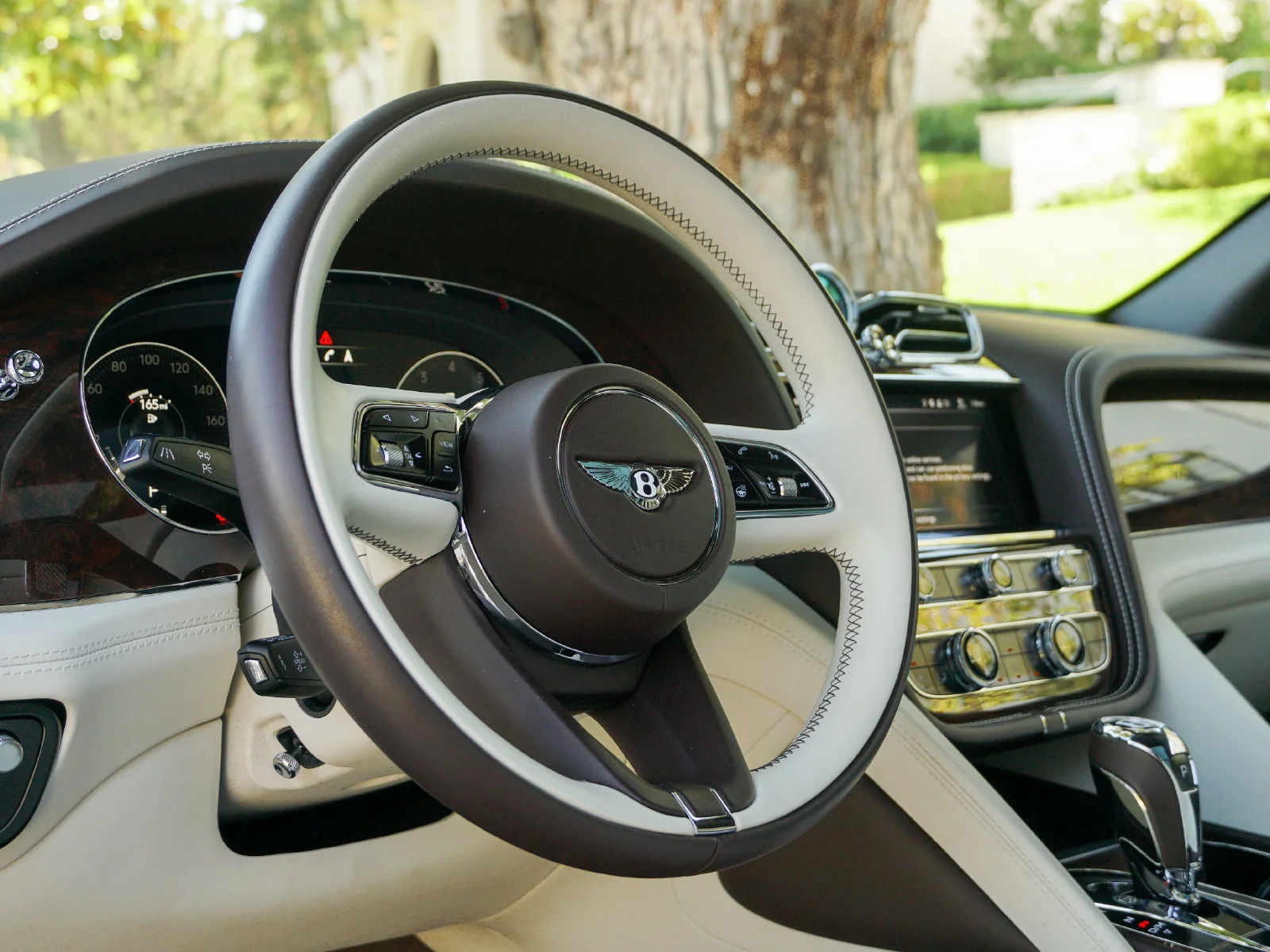 Certified Used 2023 White Sand by Mulliner Bentley  image 13