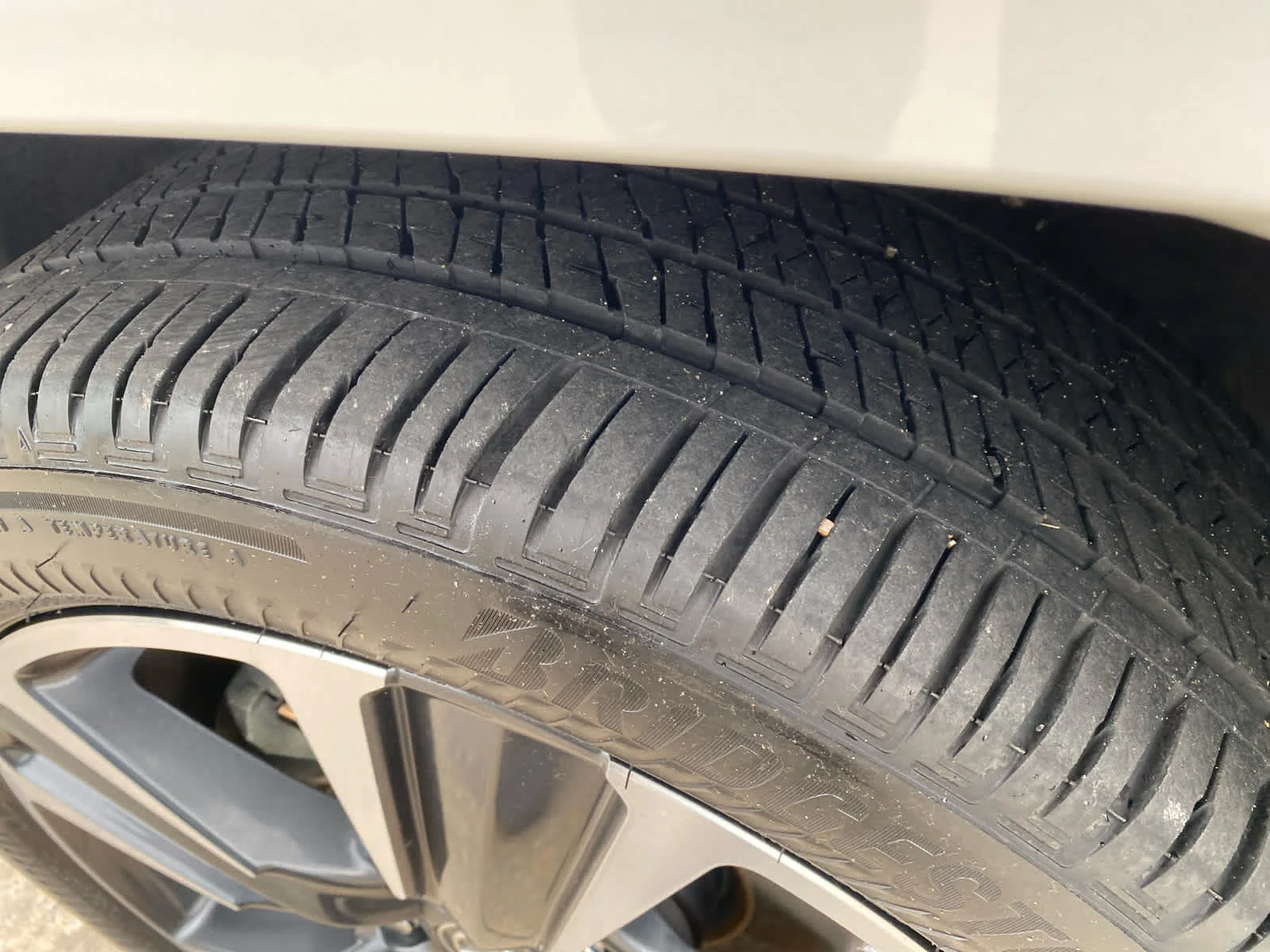 Used 2025  Lexus UX 300h image 27