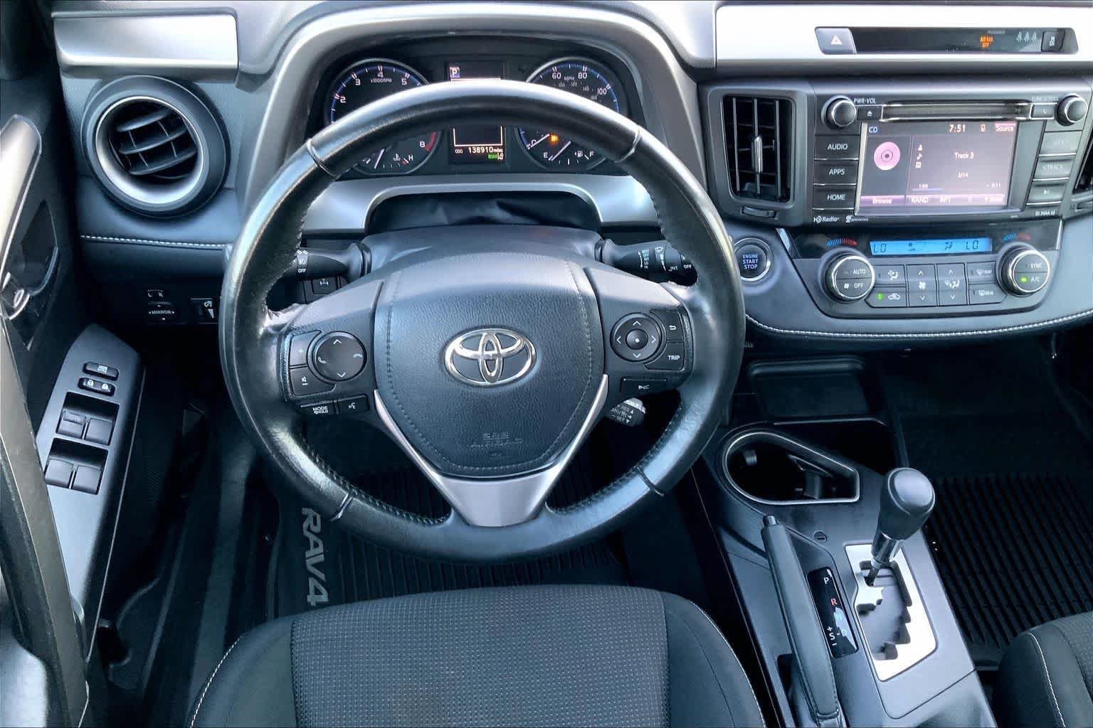 Used 2018 Super White Toyota XLE image 6