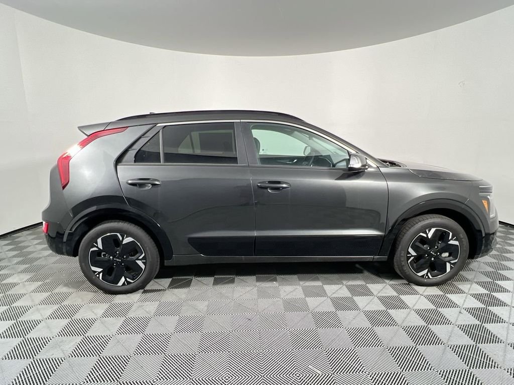 New 2026 Interstellar Gray Kia WIND image 2
