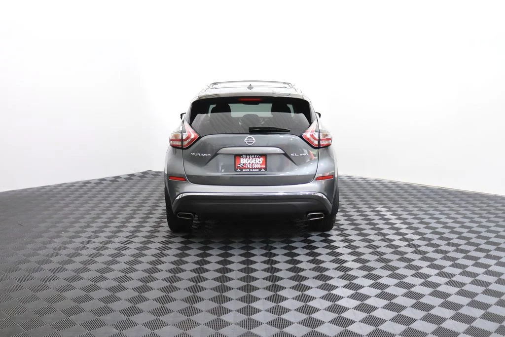 Used 2015 Gray Nissan SL image 7