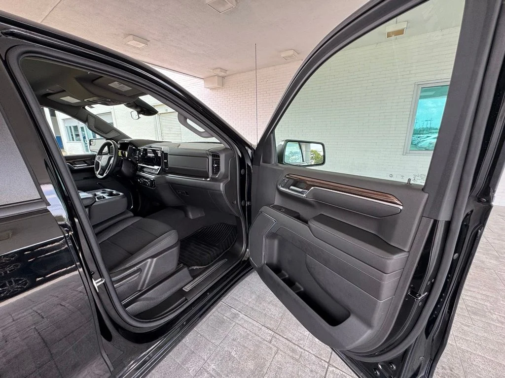 Used 2023 Black Chevrolet LT image 16