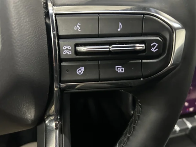 Used 2025 BLACK GMC FWD Elevation image 26
