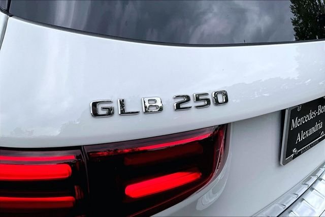Used 2026 White Mercedes-Benz GLB 250 image 8
