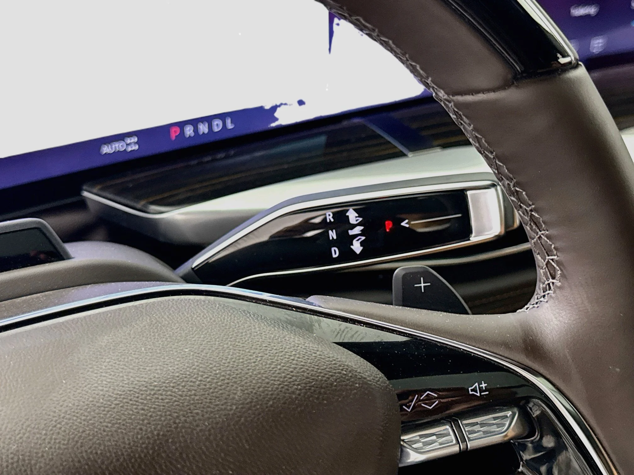 Used 2025 Crystal White Tricoat Cadillac Premium Luxury image 19