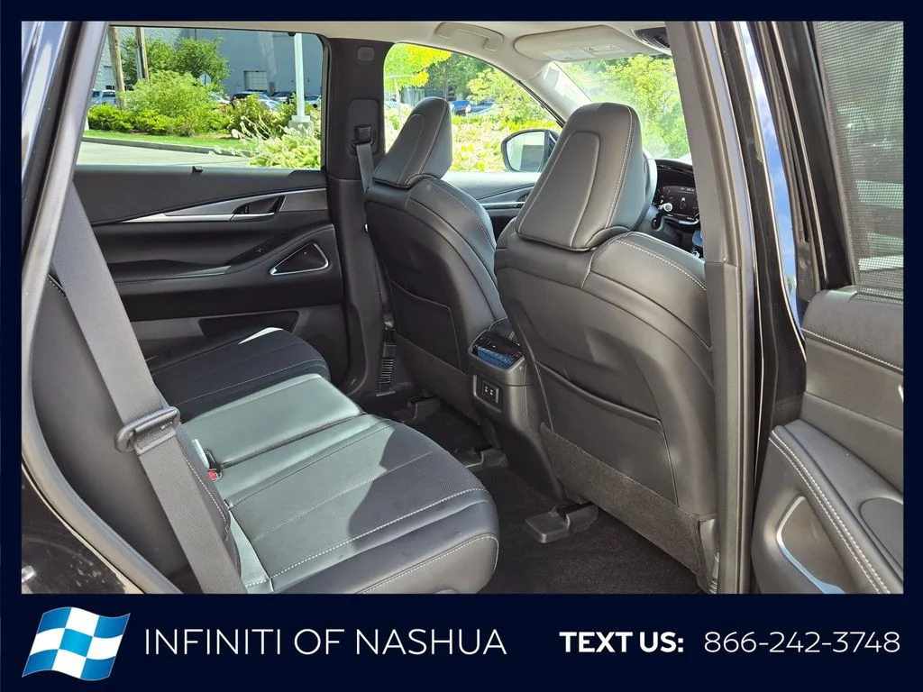 Certified Used 2026 Black INFINITI LUXE image 18