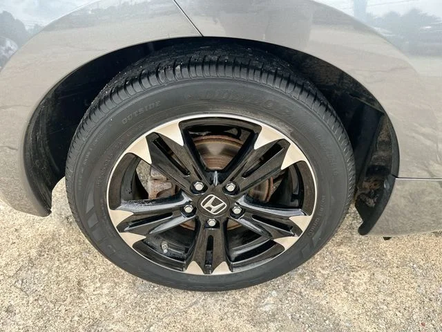 Used 2015  Honda Base image 45