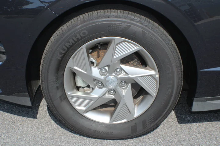 Used 2025 Carbon Blue Hyundai SE image 5