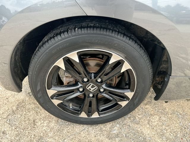 Used 2015  Honda Base image 45