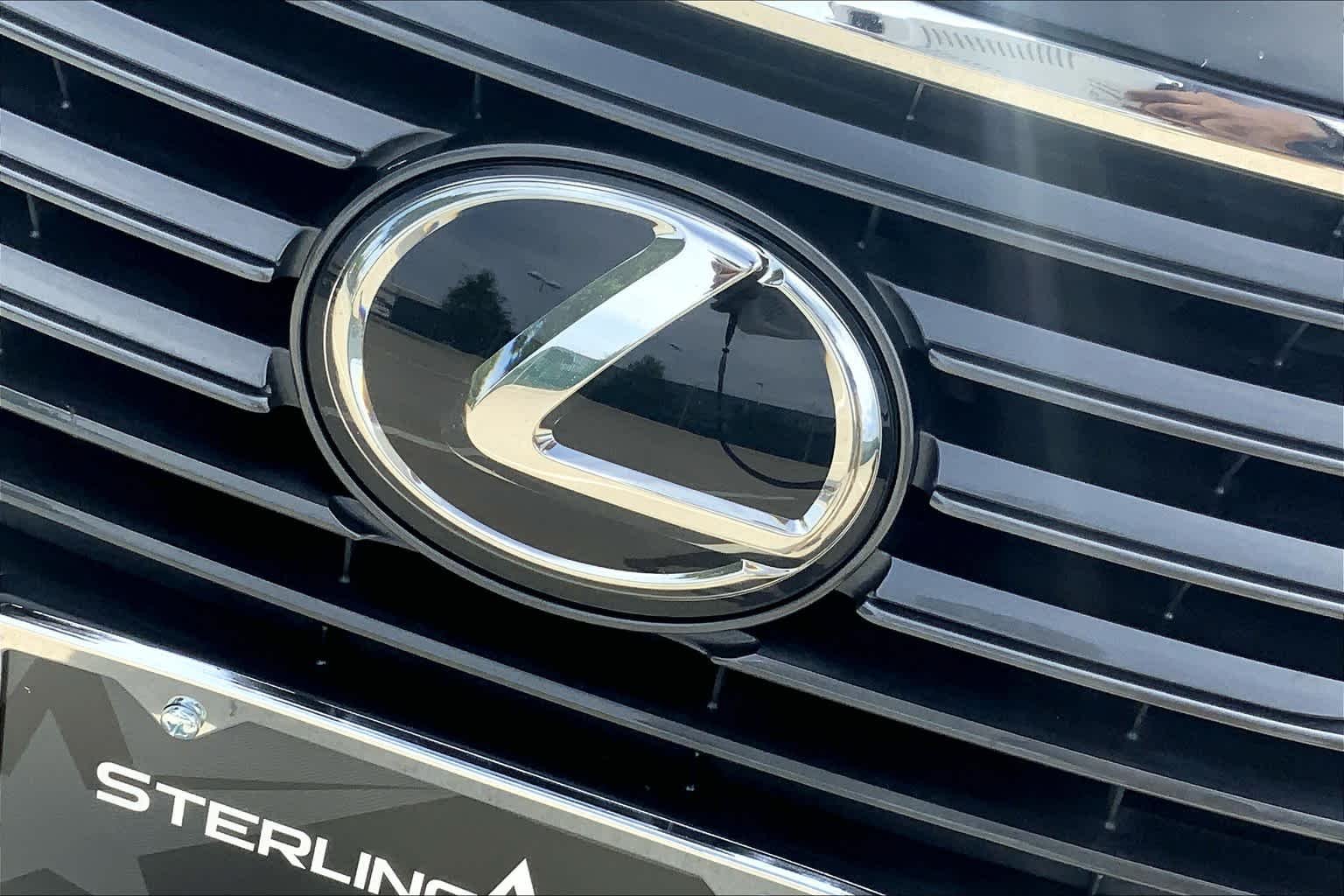 Used 2018 Obsidian Lexus  image 29