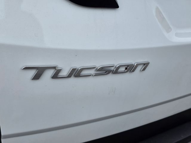Used 2023 White Hyundai SEL image 11
